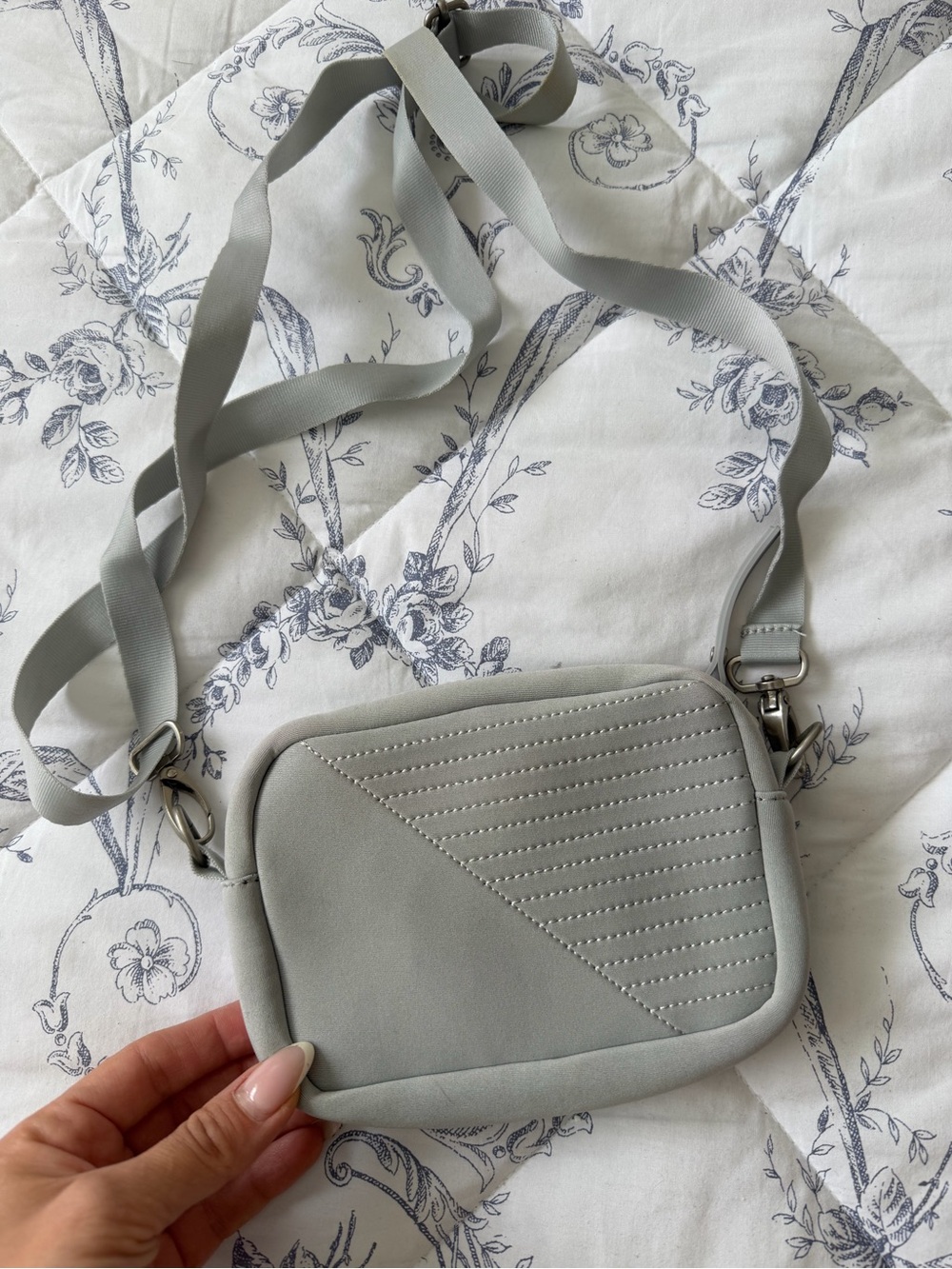 Minimal Quilted Crossbody Bag in Light Gray